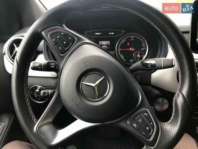 Белый Мерседес Б-класс, объемом двигателя 0 л и пробегом 43 тыс. км за 14800 $, фото 39 на Automoto.ua