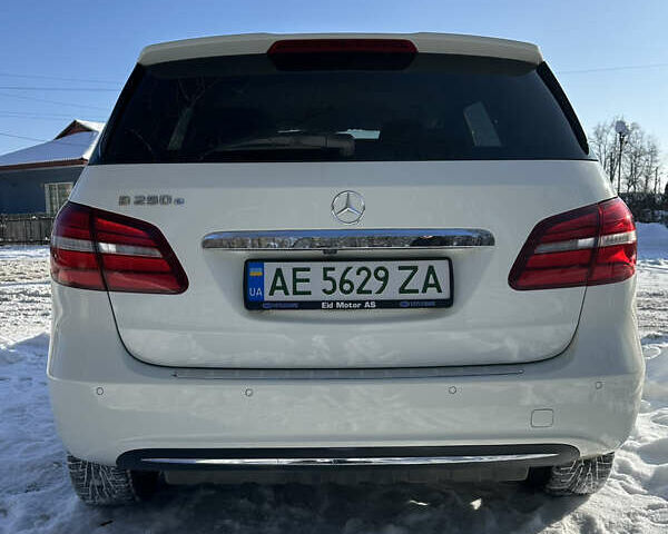 Білий Мерседес Б-клас, об'ємом двигуна 0 л та пробігом 68 тис. км за 13300 $, фото 9 на Automoto.ua