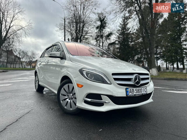 Белый Мерседес Б-класс, объемом двигателя 0 л и пробегом 40 тыс. км за 13750 $, фото 16 на Automoto.ua