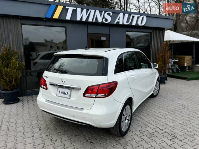 Білий Мерседес Б-клас, об'ємом двигуна 0 л та пробігом 52 тис. км за 10900 $, фото 17 на Automoto.ua