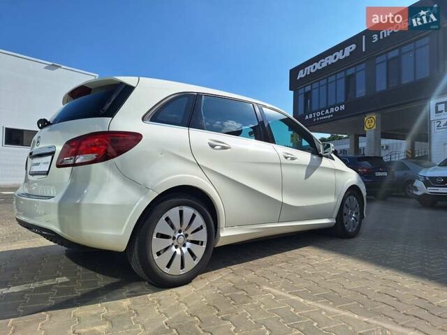 Белый Мерседес Б-класс, объемом двигателя 0 л и пробегом 82 тыс. км за 12300 $, фото 12 на Automoto.ua