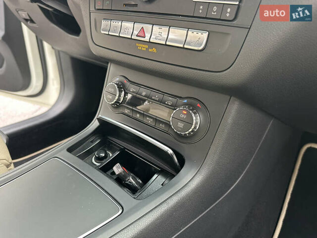 Белый Мерседес Б-класс, объемом двигателя 0 л и пробегом 40 тыс. км за 13750 $, фото 60 на Automoto.ua