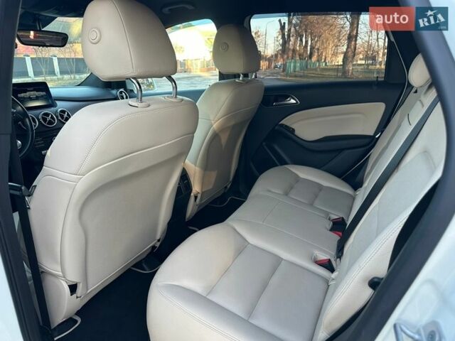 Білий Мерседес Б-клас, об'ємом двигуна 0 л та пробігом 40 тис. км за 13599 $, фото 43 на Automoto.ua