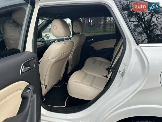 Білий Мерседес Б-клас, об'ємом двигуна 0 л та пробігом 40 тис. км за 13650 $, фото 44 на Automoto.ua