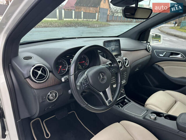 Білий Мерседес Б-клас, об'ємом двигуна 0 л та пробігом 40 тис. км за 13650 $, фото 36 на Automoto.ua