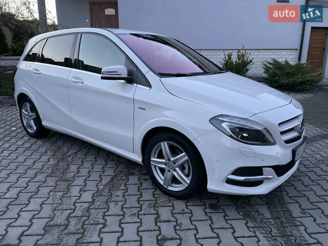 Белый Мерседес Б-класс, объемом двигателя 0 л и пробегом 65 тыс. км за 13900 $, фото 16 на Automoto.ua