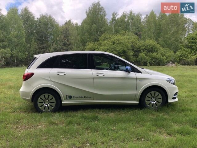 Білий Мерседес Б-клас, об'ємом двигуна 0 л та пробігом 43 тис. км за 12900 $, фото 10 на Automoto.ua