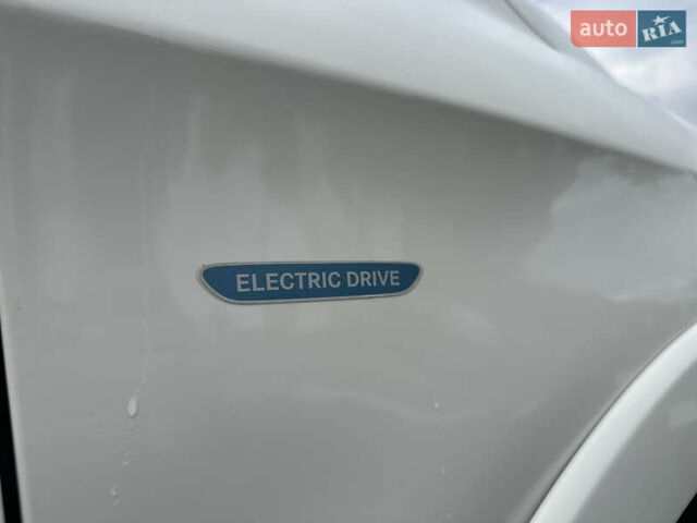 Белый Мерседес Б-класс, объемом двигателя 0 л и пробегом 40 тыс. км за 13699 $, фото 21 на Automoto.ua