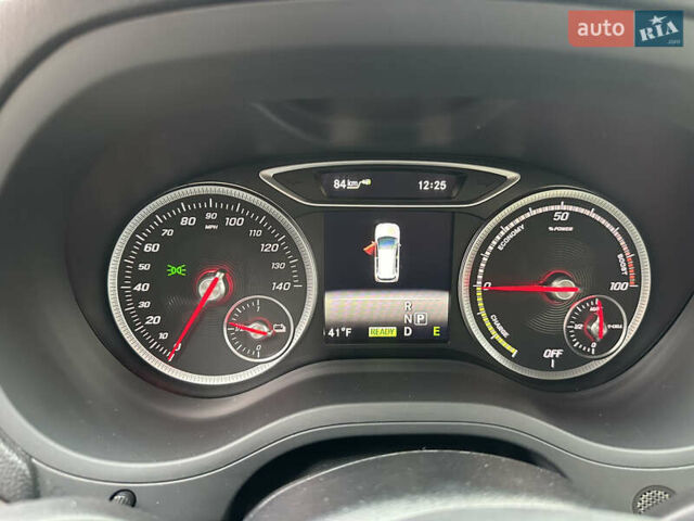 Белый Мерседес Б-класс, объемом двигателя 0 л и пробегом 40 тыс. км за 13750 $, фото 40 на Automoto.ua