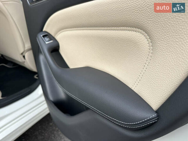 Белый Мерседес Б-класс, объемом двигателя 0 л и пробегом 40 тыс. км за 13750 $, фото 49 на Automoto.ua