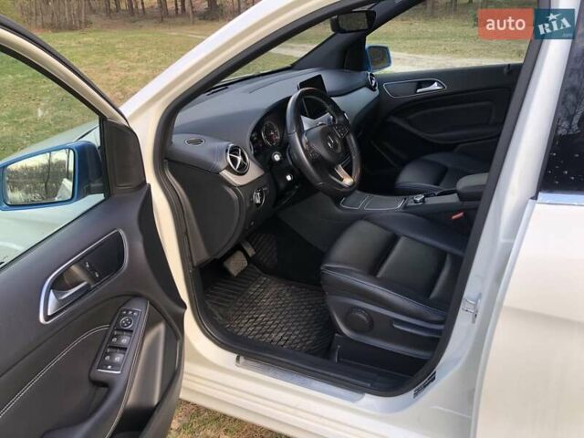 Белый Мерседес Б-класс, объемом двигателя 0 л и пробегом 43 тыс. км за 14800 $, фото 20 на Automoto.ua