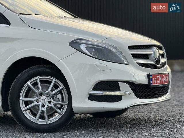 Білий Мерседес Б-клас, об'ємом двигуна 0 л та пробігом 60 тис. км за 10999 $, фото 9 на Automoto.ua