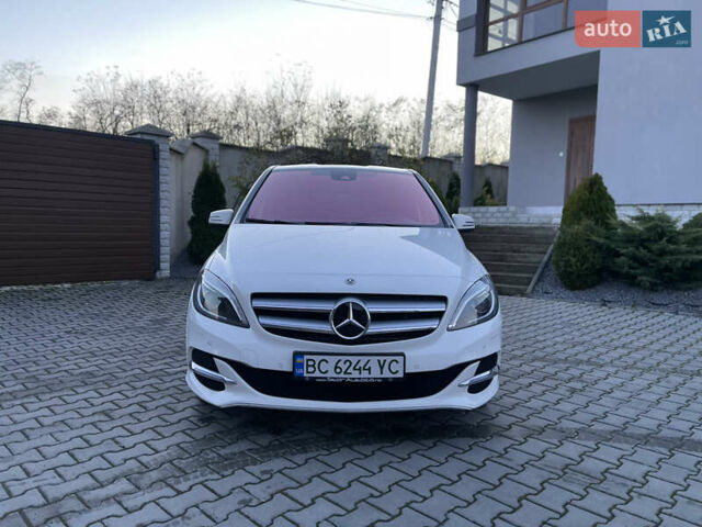Белый Мерседес Б-класс, объемом двигателя 0 л и пробегом 65 тыс. км за 13900 $, фото 20 на Automoto.ua