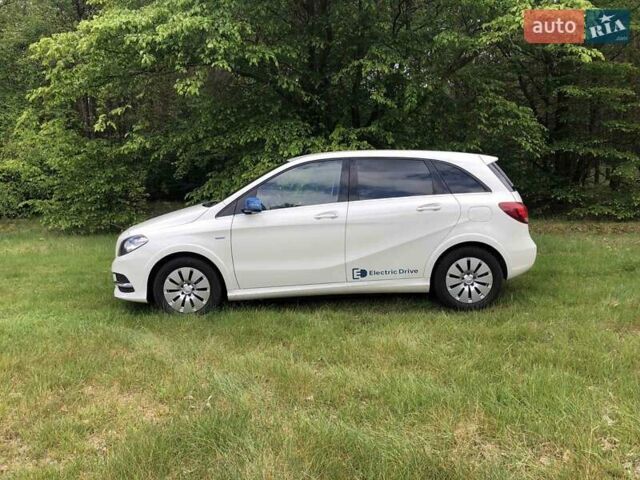 Белый Мерседес Б-класс, объемом двигателя 0 л и пробегом 43 тыс. км за 14800 $, фото 2 на Automoto.ua