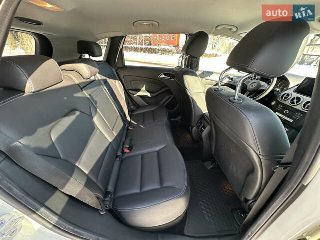 Білий Мерседес Б-клас, об'ємом двигуна 0 л та пробігом 68 тис. км за 13300 $, фото 17 на Automoto.ua