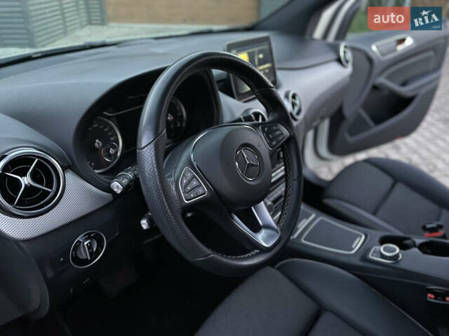 Белый Мерседес Б-класс, объемом двигателя 0 л и пробегом 65 тыс. км за 13900 $, фото 38 на Automoto.ua