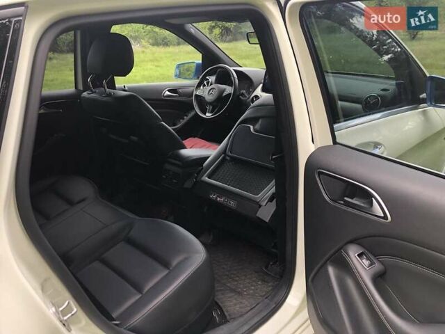 Белый Мерседес Б-класс, объемом двигателя 0 л и пробегом 43 тыс. км за 14800 $, фото 34 на Automoto.ua