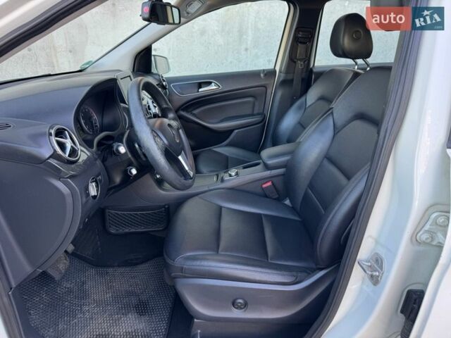 Белый Мерседес Б-класс, объемом двигателя 1.99 л и пробегом 158 тыс. км за 11999 $, фото 12 на Automoto.ua