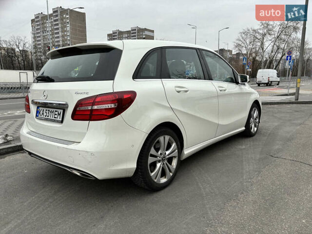 Белый Мерседес Б-класс, объемом двигателя 1.99 л и пробегом 60 тыс. км за 17200 $, фото 3 на Automoto.ua