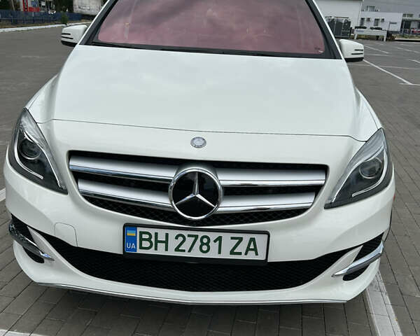 Белый Мерседес Б-класс, объемом двигателя 0 л и пробегом 74 тыс. км за 13500 $, фото 1 на Automoto.ua