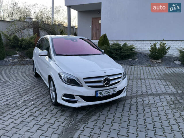 Белый Мерседес Б-класс, объемом двигателя 0 л и пробегом 65 тыс. км за 13900 $, фото 19 на Automoto.ua