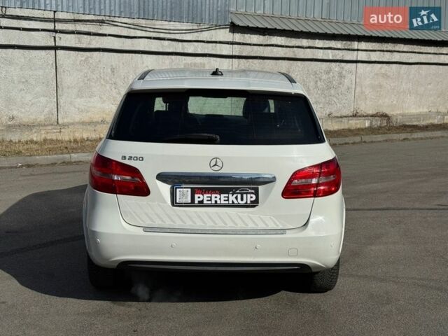 Белый Мерседес Б-класс, объемом двигателя 1.99 л и пробегом 158 тыс. км за 11999 $, фото 5 на Automoto.ua