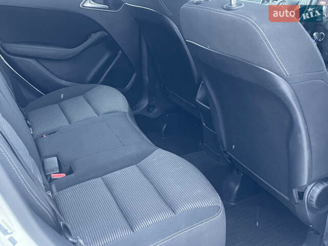 Белый Мерседес Б-класс, объемом двигателя 1.5 л и пробегом 70 тыс. км за 17900 $, фото 24 на Automoto.ua