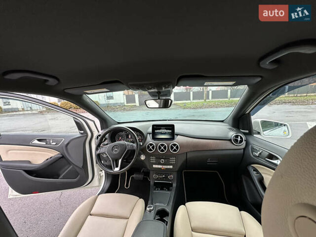 Белый Мерседес Б-класс, объемом двигателя 0 л и пробегом 40 тыс. км за 13750 $, фото 54 на Automoto.ua