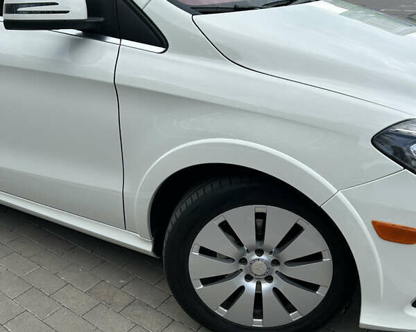 Белый Мерседес Б-класс, объемом двигателя 0 л и пробегом 74 тыс. км за 13500 $, фото 3 на Automoto.ua