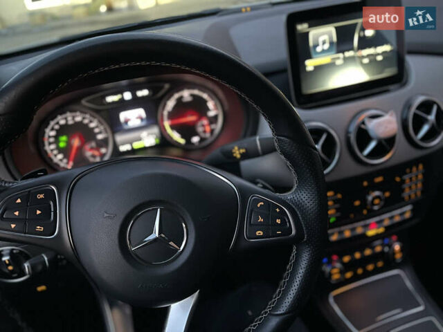 Белый Мерседес Б-класс, объемом двигателя 0 л и пробегом 65 тыс. км за 13900 $, фото 44 на Automoto.ua