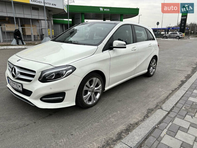 Белый Мерседес Б-класс, объемом двигателя 1.99 л и пробегом 60 тыс. км за 17200 $, фото 1 на Automoto.ua