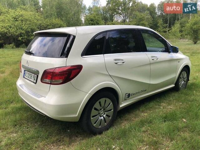 Белый Мерседес Б-класс, объемом двигателя 0 л и пробегом 43 тыс. км за 14800 $, фото 9 на Automoto.ua