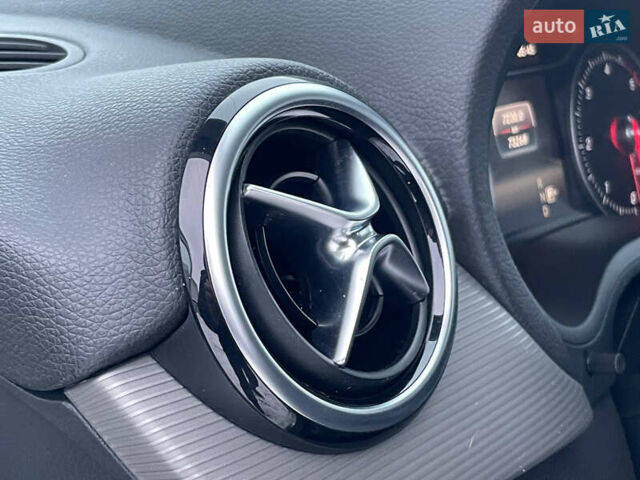 Белый Мерседес Б-класс, объемом двигателя 1.5 л и пробегом 70 тыс. км за 17900 $, фото 34 на Automoto.ua