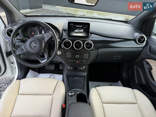 Білий Мерседес Б-клас, об'ємом двигуна 0 л та пробігом 60 тис. км за 10999 $, фото 19 на Automoto.ua