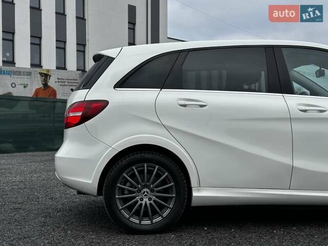 Белый Мерседес Б-класс, объемом двигателя 0 л и пробегом 47 тыс. км за 10699 $, фото 12 на Automoto.ua