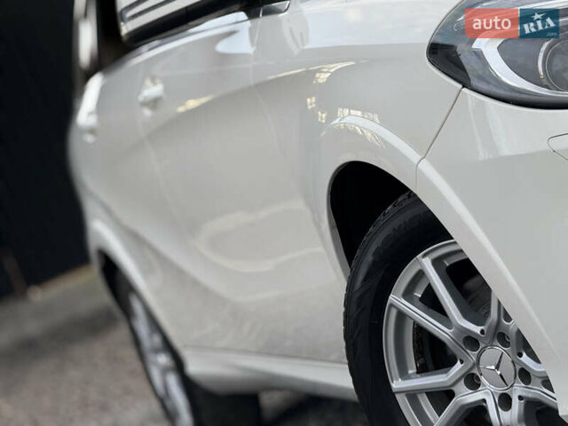 Білий Мерседес Б-клас, об'ємом двигуна 0 л та пробігом 60 тис. км за 10999 $, фото 11 на Automoto.ua