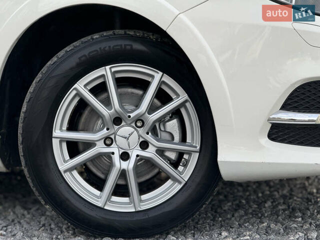 Білий Мерседес Б-клас, об'ємом двигуна 0 л та пробігом 60 тис. км за 10999 $, фото 10 на Automoto.ua