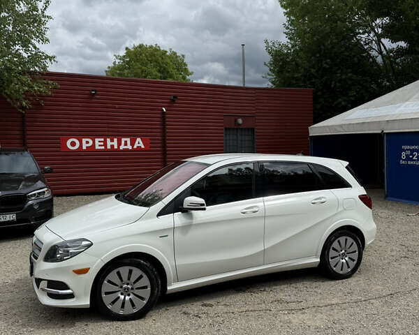 Белый Мерседес Б-класс, объемом двигателя 0 л и пробегом 77 тыс. км за 12900 $, фото 2 на Automoto.ua