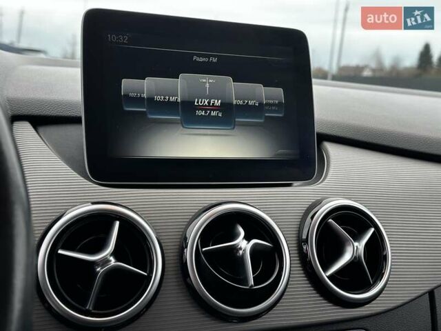 Белый Мерседес Б-класс, объемом двигателя 0 л и пробегом 47 тыс. км за 10699 $, фото 34 на Automoto.ua