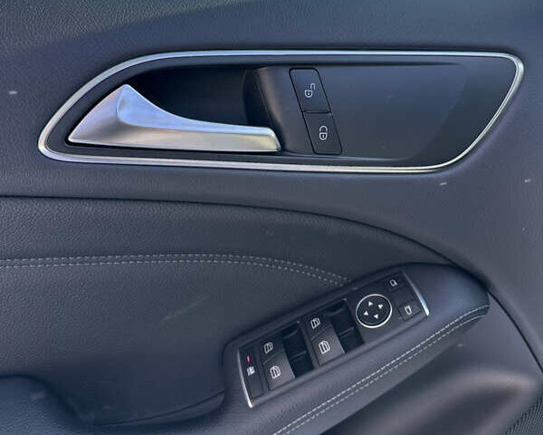 Білий Мерседес Б-клас, об'ємом двигуна 0 л та пробігом 68 тис. км за 13300 $, фото 27 на Automoto.ua