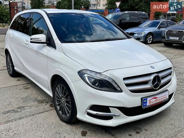 Білий Мерседес Б-клас, об'ємом двигуна 0 л та пробігом 86 тис. км за 11500 $, фото 6 на Automoto.ua
