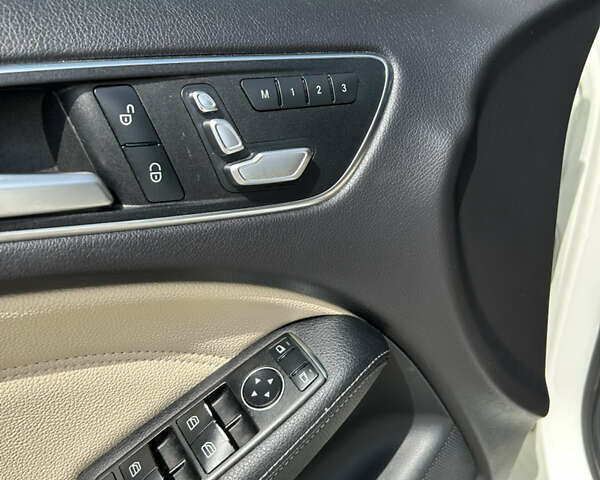 Белый Мерседес Б-класс, объемом двигателя 0 л и пробегом 74 тыс. км за 13500 $, фото 30 на Automoto.ua