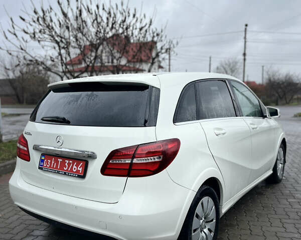 Білий Мерседес Б-клас, об'ємом двигуна 0 л та пробігом 96 тис. км за 9600 $, фото 7 на Automoto.ua
