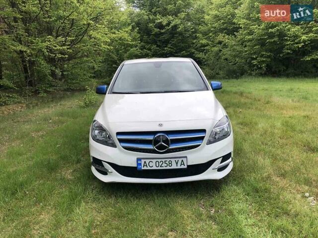 Белый Мерседес Б-класс, объемом двигателя 0 л и пробегом 43 тыс. км за 14800 $, фото 15 на Automoto.ua