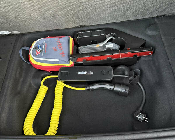 Білий Мерседес Б-клас, об'ємом двигуна 0 л та пробігом 60 тис. км за 10999 $, фото 38 на Automoto.ua