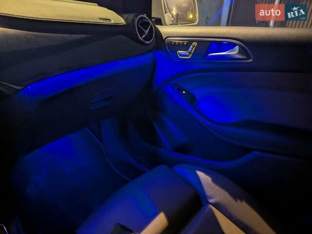 Білий Мерседес Б-клас, об'ємом двигуна 0 л та пробігом 82 тис. км за 12800 $, фото 17 на Automoto.ua