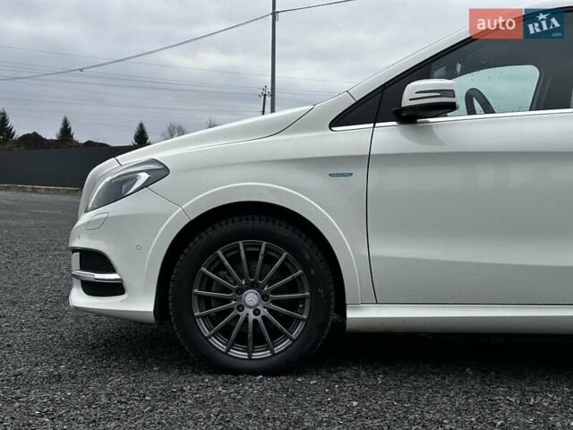 Белый Мерседес Б-класс, объемом двигателя 0 л и пробегом 47 тыс. км за 10699 $, фото 3 на Automoto.ua