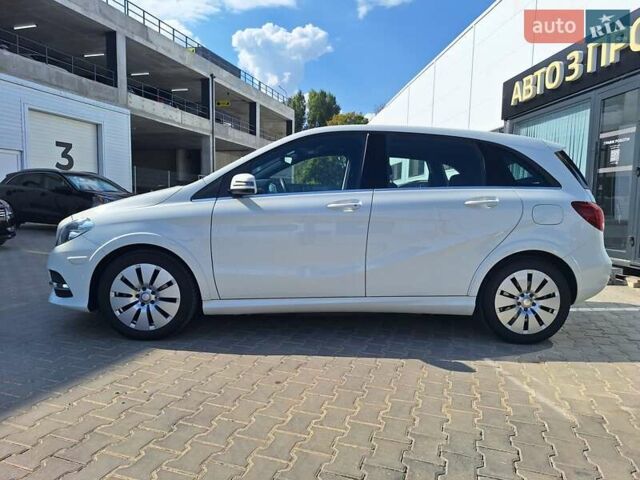 Белый Мерседес Б-класс, объемом двигателя 0 л и пробегом 82 тыс. км за 12300 $, фото 7 на Automoto.ua