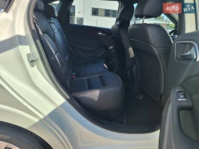 Белый Мерседес Б-класс, объемом двигателя 0 л и пробегом 82 тыс. км за 12300 $, фото 30 на Automoto.ua