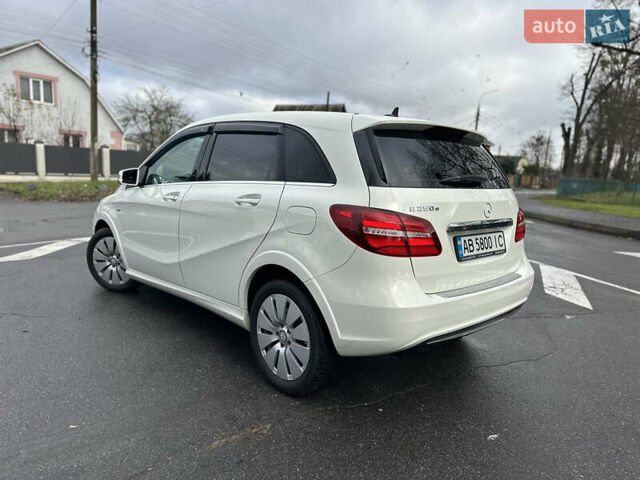 Белый Мерседес Б-класс, объемом двигателя 0 л и пробегом 40 тыс. км за 13750 $, фото 22 на Automoto.ua